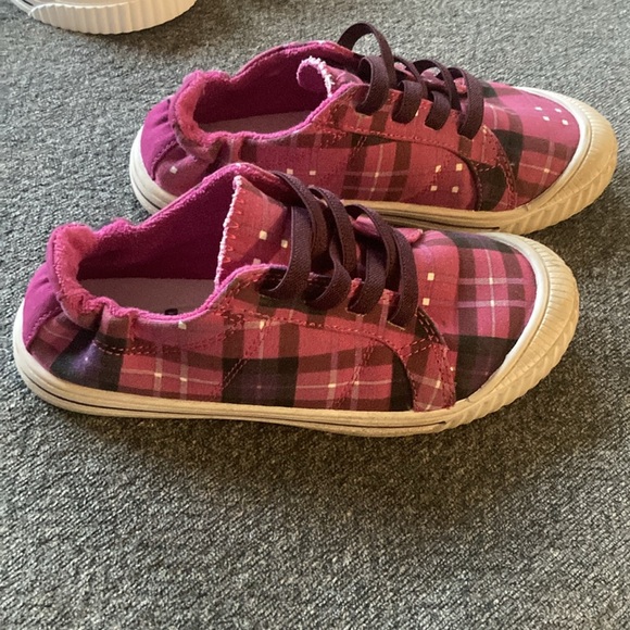 3 pairs wonder nation canvas style shoes - Picture 9 of 11